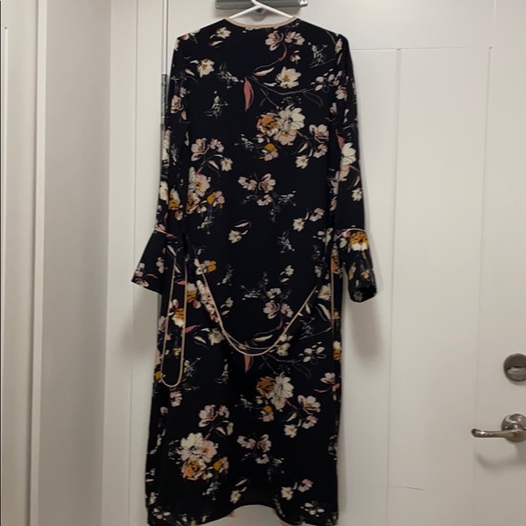 Black floral Kimono - Picture 2 of 3
